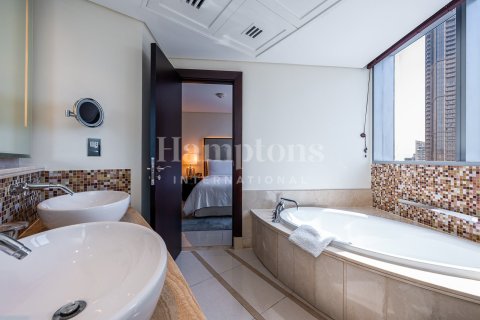 Apartment in Downtown Dubai (Downtown Burj Dubai), Dubai 2 bedrooms, 171.68009885 sq.m. № 63298 - photo 14