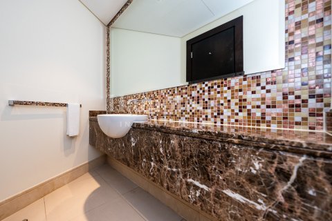 Apartment in Downtown Dubai (Downtown Burj Dubai), Dubai 2 bedrooms, 171.68009885 sq.m. № 63298 - photo 1