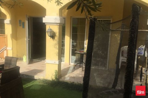 Снять в аренду виллу в Дубае: 2 спальни, 169.5м², № 77752 - фото 5