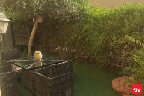 Снять в аренду виллу в Дубае: 2 спальни, 169.5м², № 77752 - фото 7