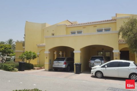 Снять в аренду виллу в Дубае: 2 спальни, 169.5м², № 77752 - фото 10