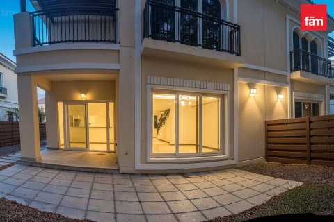 Villa en Dubai, 3 dormitorios, 313.2 m², № 77755 - foto 2