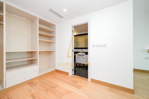 Снять в аренду квартиру в Golf Towers, The Views, Дубай: 2 спальни, 132м², № 83291 - фото 14