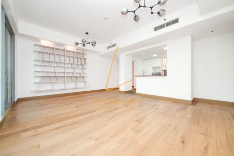 Снять в аренду квартиру в Golf Towers, The Views, Дубай: 2 спальни, 132м², № 83291 - фото 2