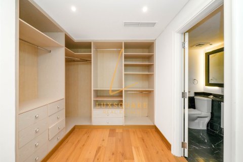 Снять в аренду квартиру в Golf Towers, The Views, Дубай: 2 спальни, 132м², № 83291 - фото 18