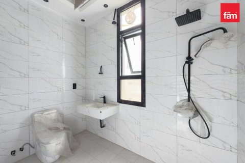 Villa in Al Barsha, Dubai 4 bedrooms, 929 sq.m. № 76112 - photo 2