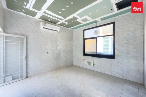 Villa in Al Barsha, Dubai 4 bedrooms, 929 sq.m. № 76112 - photo 5