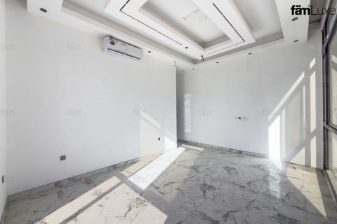 Villa en Al Barsha, Dubai, 4 dormitorios, 929 m², № 76112 - foto 4