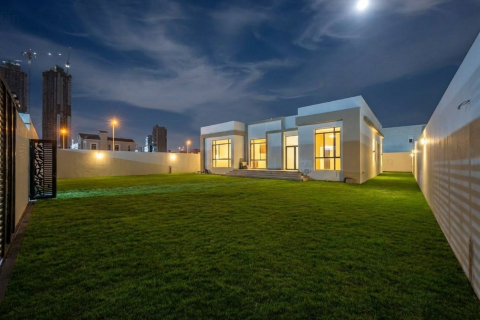 Villa in Al Barsha, Dubai 4 bedrooms, 929 sq.m. № 76112 - photo 1