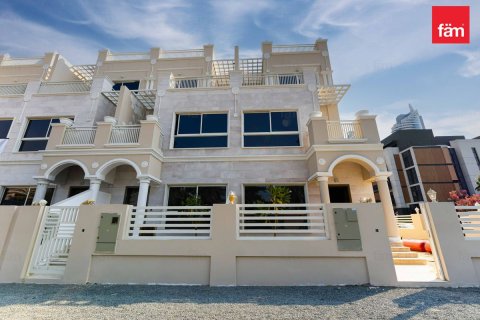 Купить виллу в Дубае: 4 спальни, 288м², № 76113 - фото 20