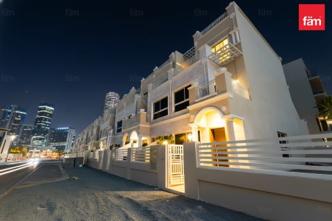 Купить виллу в Дубае: 4 спальни, 288м², № 76113 - фото 21