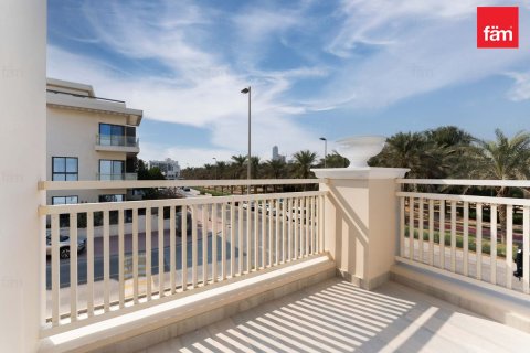 Купить виллу в Дубае: 4 спальни, 288м², № 76113 - фото 9