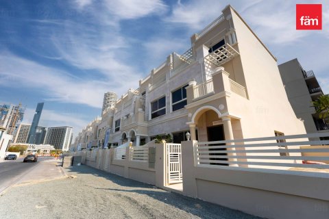 Купить виллу в Дубае: 4 спальни, 288м², № 76113 - фото 19