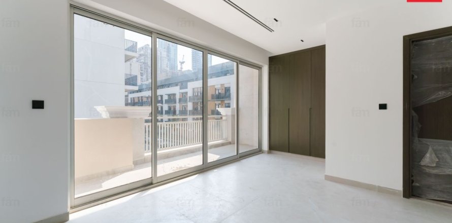 Вилла в Дубае, 4 спальни, 288м², № 76113