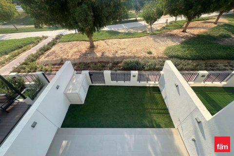 Снять в аренду таунхаус в Дубае: 3 спальни, 150.2м², № 70641 - фото 14