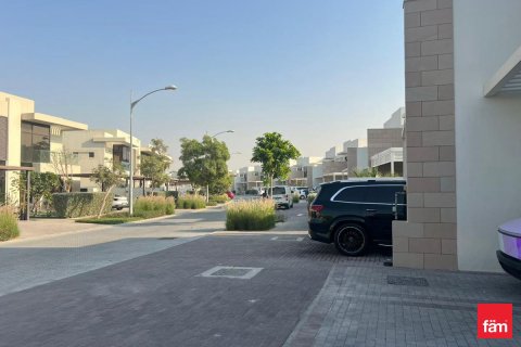 Снять в аренду таунхаус в Дубае: 3 спальни, 150.2м², № 70641 - фото 9