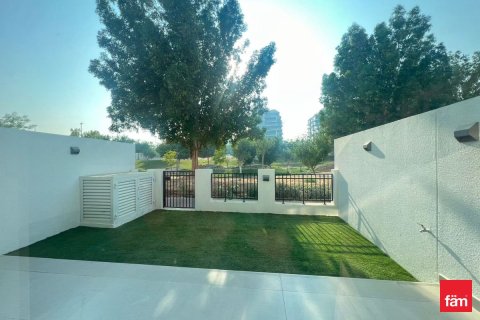 Снять в аренду таунхаус в Дубае: 3 спальни, 150.2м², № 70641 - фото 19