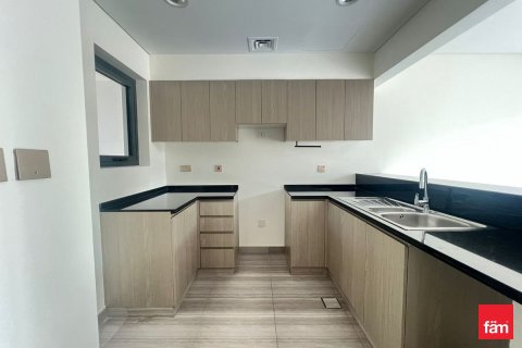 Снять в аренду таунхаус в Дубае: 3 спальни, 150.2м², № 70641 - фото 4