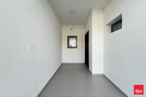 Снять в аренду таунхаус в Дубае: 3 спальни, 150.2м², № 70641 - фото 8