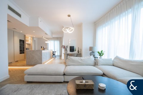 Apartment in Marina Promenade, Dubai Marina, Dubai 3 bedrooms, 195 sq.m. № 75956 - photo 2