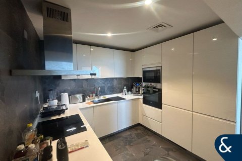 Купить квартиру в Джумейра Бич Резиденс, Дубай: 2 спальни, 132м², № 75954 - фото 2