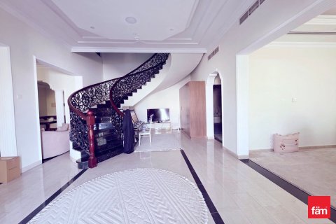 Villa in Al Barsha, Dubai 6 bedrooms, 910.4 sq.m. № 85934 - photo 2