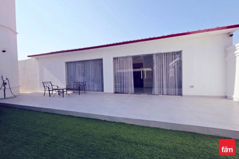 Villa in Al Barsha, Dubai 6 bedrooms, 910.4 sq.m. № 85934 - photo 14