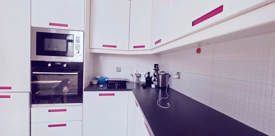 Villa in Al Barsha, Dubai 6 bedrooms, 910.4 sq.m. № 85934