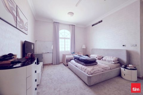 Villa in Al Barsha, Dubai 6 bedrooms, 910.4 sq.m. № 85934 - photo 10