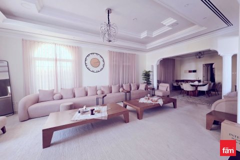 Villa in Al Barsha, Dubai 6 bedrooms, 910.4 sq.m. № 85934 - photo 6