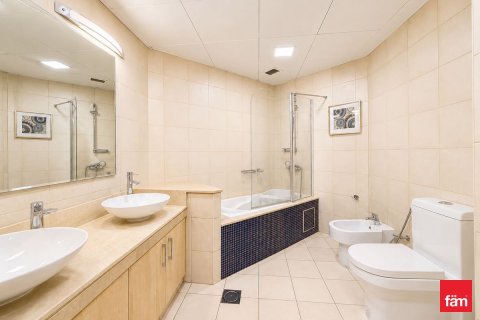 Apartment in Palm Jumeirah, Dubai 2 bedrooms, 147 sq.m. № 114769 - photo 10
