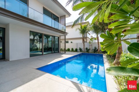 Villa in Al Sufouh, Dubai 5 bedrooms, 330 sq.m. № 114774