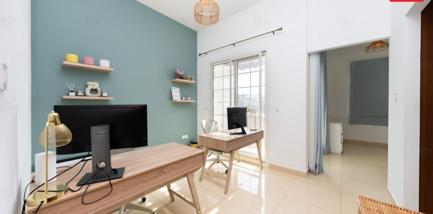 Villa in Dubai 3 bedrooms, 547.1 sq.m. № 114775