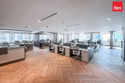 Bureau à Dubai, 153.4 m², № 77069 - photo 1