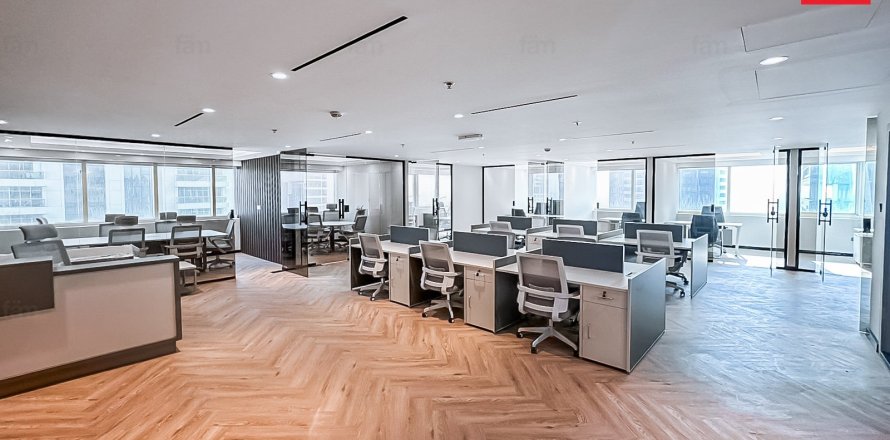 Office in Dubai 153.4 sq.m. № 77069