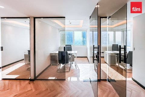 Bureau à Dubai, 153.4 m², № 77069 - photo 11