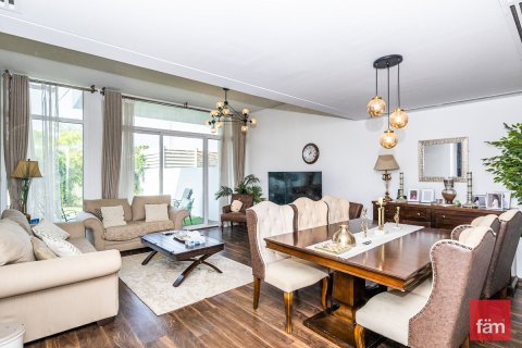 Maison de ville à Dubai, 3 chambres, 216.3 m², № 77049 - photo 1