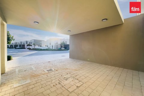 Снять в аренду виллу в Дубае: 3 спальни, 164.5м², № 77070 - фото 14