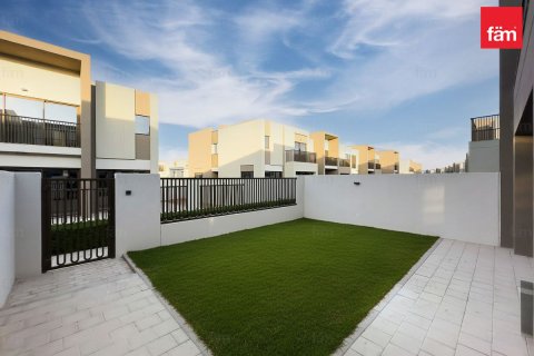 Снять в аренду виллу в Дубае: 3 спальни, 164.5м², № 77070 - фото 13