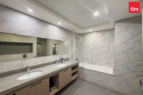 Apartment in Downtown Dubai (Downtown Burj Dubai), Dubai 3 bedrooms, 198.5 sq.m. № 96457 - photo 20