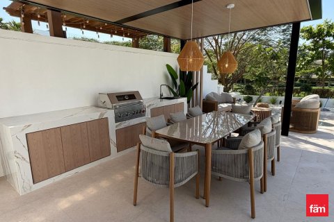 Купить виллу в Дубае: 5 спален, 735.1м², № 96456 - фото 22