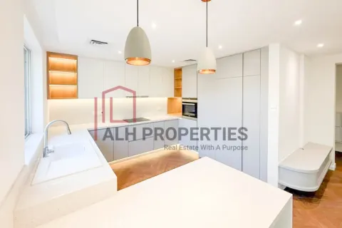 Снять в аренду виллу в The Springs, Дубай: 3 спальни, 172м², № 93283 - фото 3