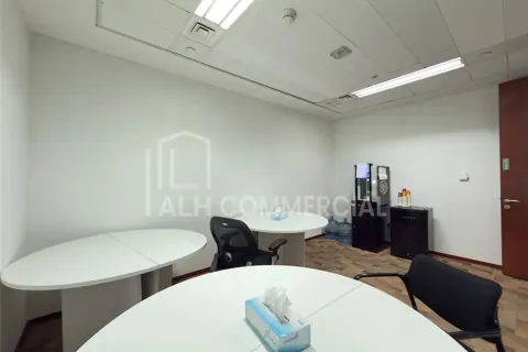 Купить офис в Sheikh Zayed Road, Дубай: 1 комната, 557м², № 93284 - фото 12