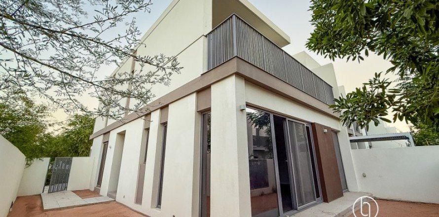 Villa in Dubai 4 bedrooms, 231.5 sq.m. № 77168