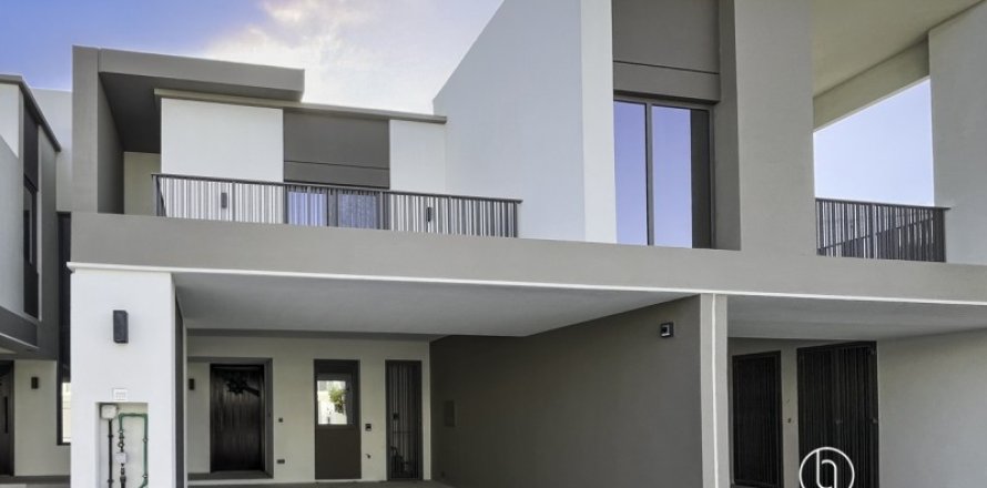 Villa en Dubai, 3 dormitorios, 140.5 m², № 77185