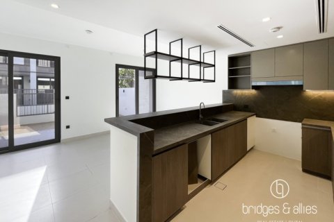 Villa en Dubai, 3 dormitorios, 140.5 m², № 77185 - foto 2