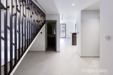 Villa en Dubai, 3 dormitorios, 140.5 m², № 77185 - foto 6