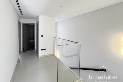 Villa en Dubai, 3 dormitorios, 140.5 m², № 77185 - foto 10