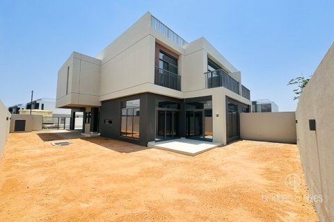 Villa in Dubai 4 bedrooms, 158.9 sq.m. № 77170 - photo 1