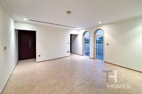 Villa in Legacy, Jumeirah Park, Dubai 4 bedrooms, 403 sq.m. № 13487 - photo 17
